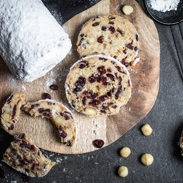 CRANERRY-MACADAMIA-Stollen
