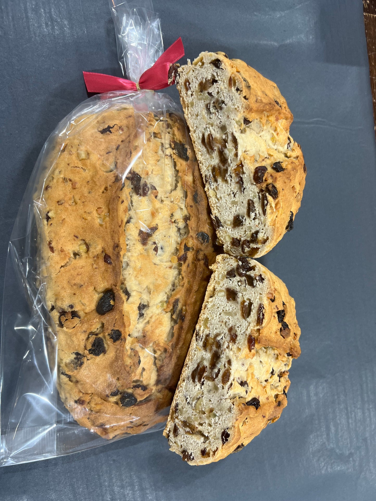 Raisin Stollen without sugar decoration