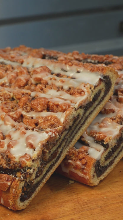 Silesian poppy seed plait